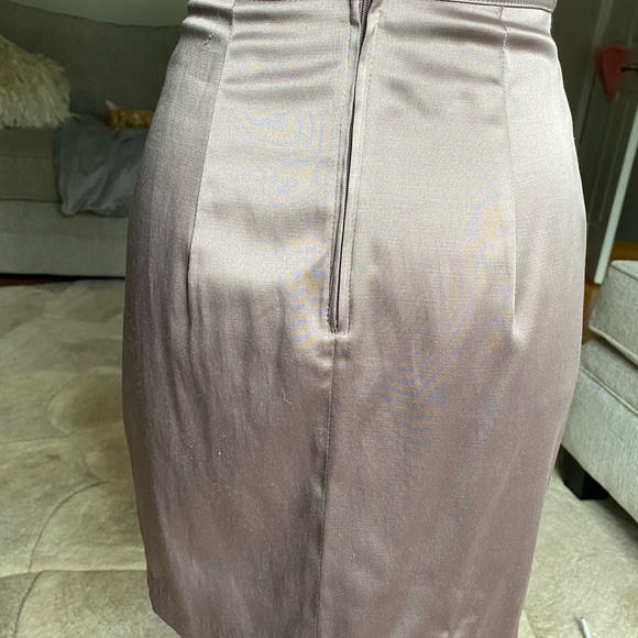 Satin Mauve/taupe colour cocktail dress size small - Picture 3 of 9